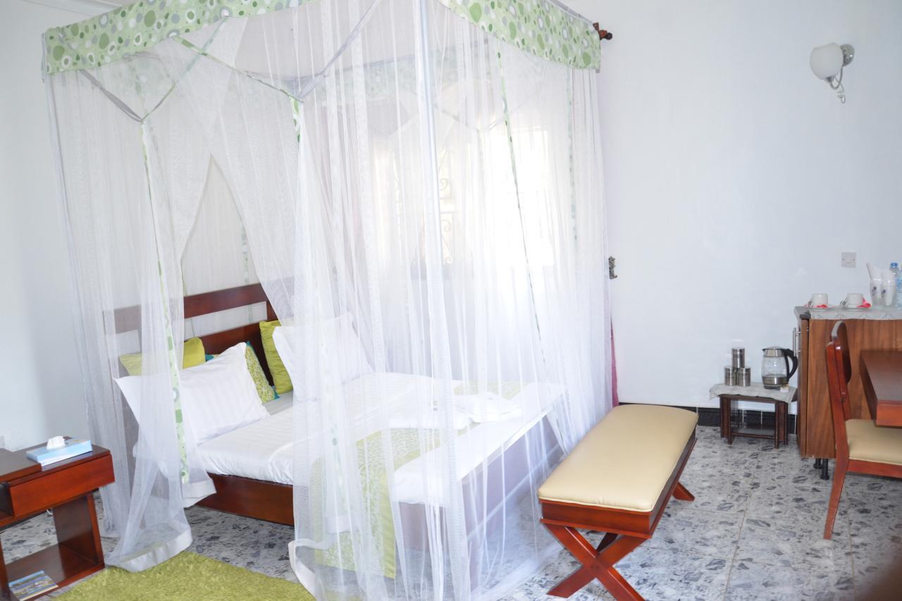 Sheevy"S Bed N Breakfast Fort Portal Екстериор снимка